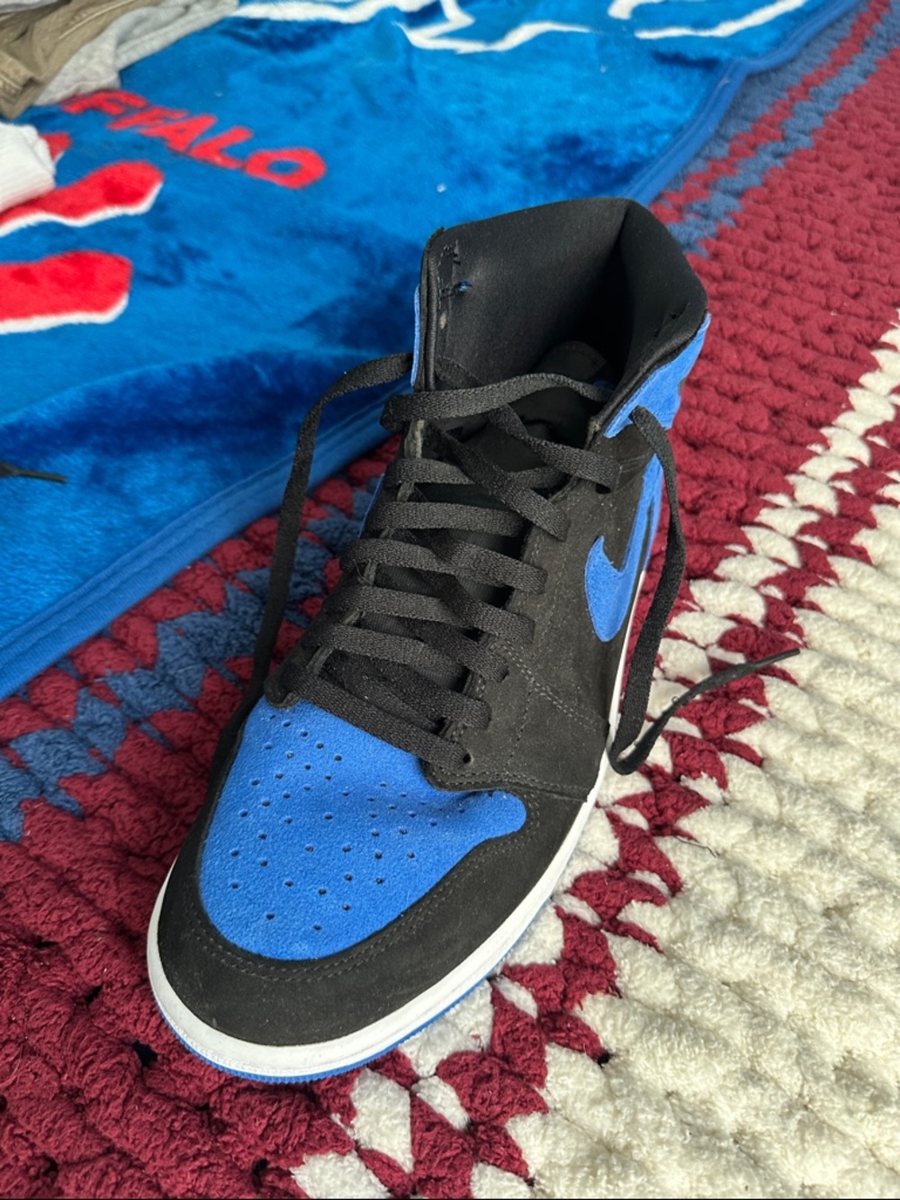 Men’s Jordan 1 Retro High-Top OG Royal Sneakers - Picture 5 of 5